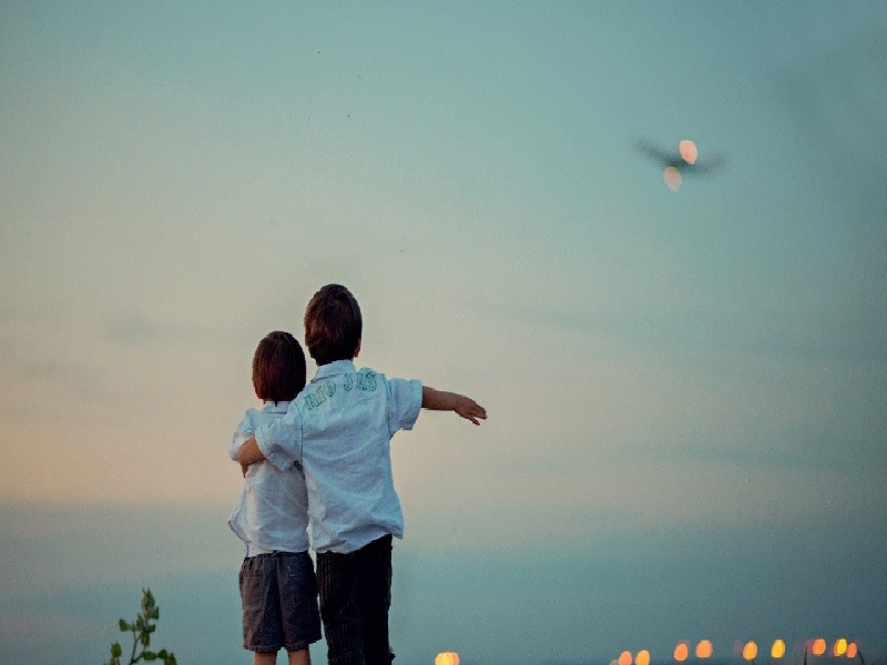 手指试管架,短头发女生试管